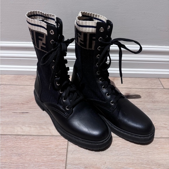 Fendi boots AUTHENTIC - Picture 1 of 7